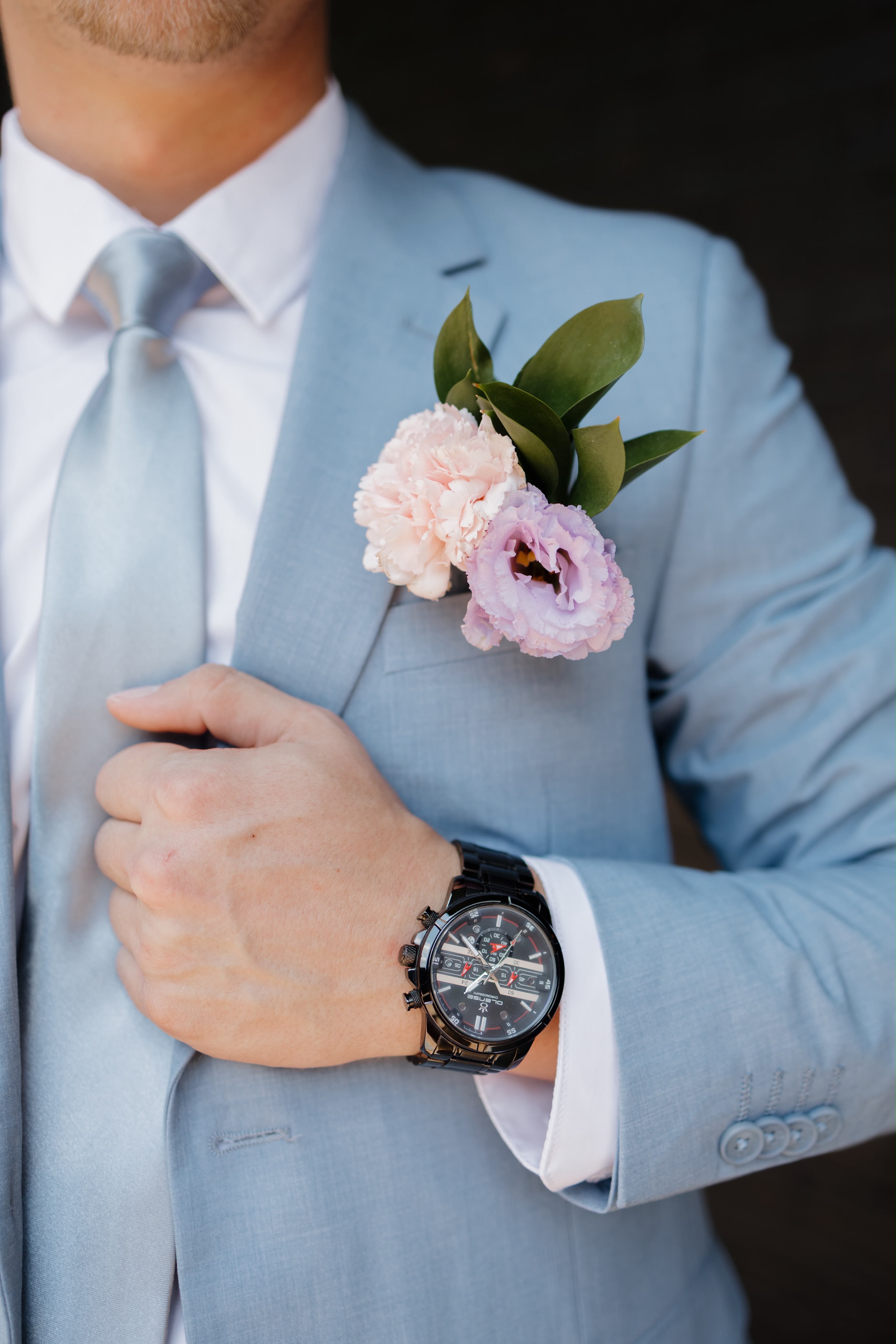 Buttonhole of carnation and lisianthus